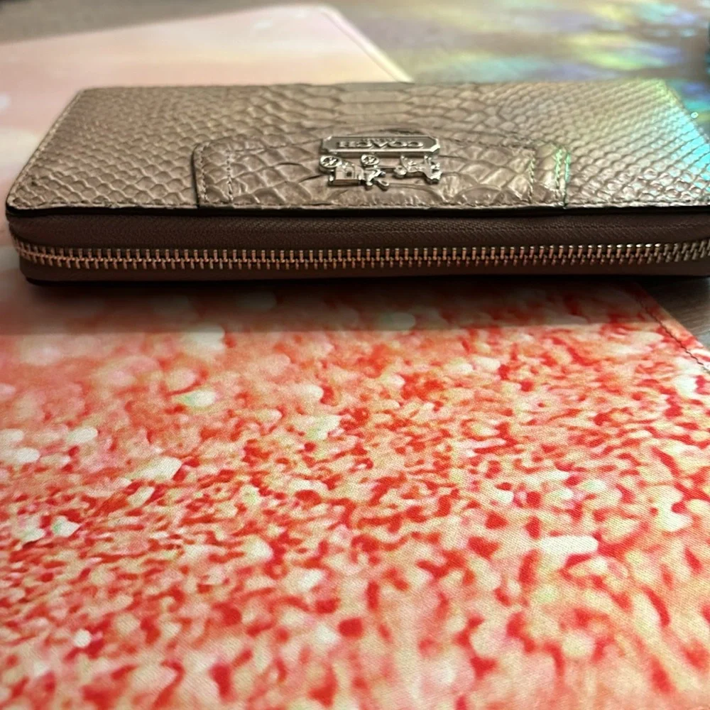Coach Wallet Snakeskin Embossed - Picture 4 of 9